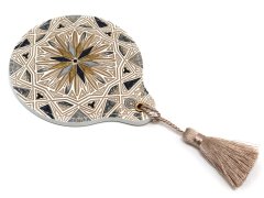 カロー＜ブラック＞ 手鏡 (絢爛柄)［t］