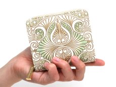 画像4: ロカイユ＜ペールカーキ＞ 二つ折りファスナーミニ財布［t］ (4)