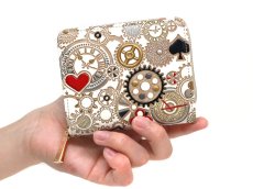 画像4: 時の歯車＜赤黒＞ 二つ折りファスナーミニ財布（金唐柄）［t］ (4)