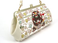 画像2: 完売【予約限定】編むくま がま口ハンドルクラッチ (2)