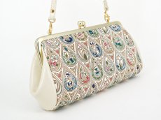画像2: 完売【予約限定】花と猫＜インディゴ＞ がま口ハンドルクラッチ (2)