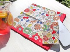 同柄のパスカードホルダー（別売）と合わせても◎