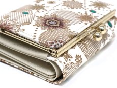 画像4: 【Xmas柄】スノーオーナメント＜ブロンズ＞ 三つ折りミニ財布（金唐柄）［t］ (4)