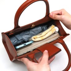 当店の長財布も入ります