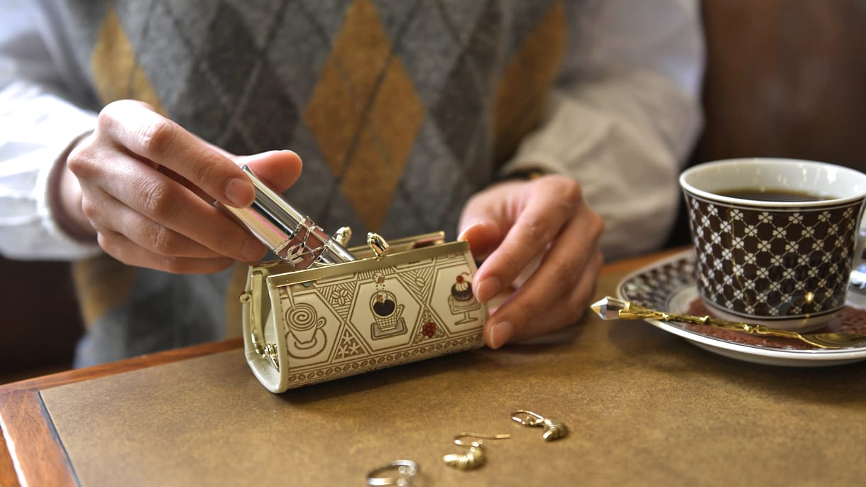 文庫屋大関 リップも入るハートまちの小物入れ