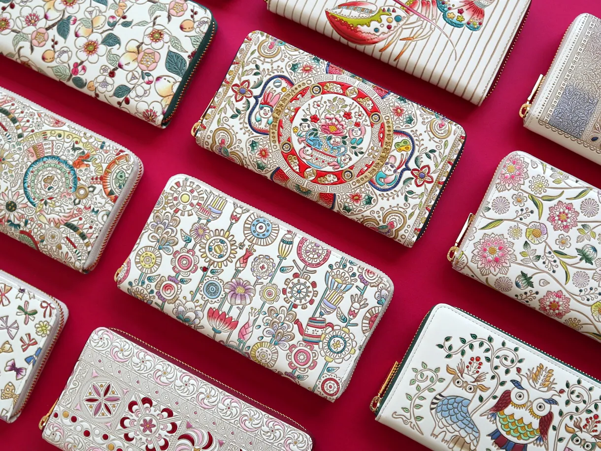 ぐるっとファスナーの長財布